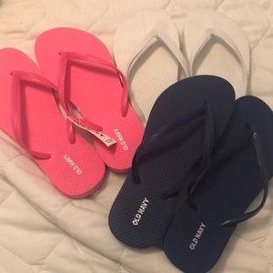 3 flip flops size 8 old navy new